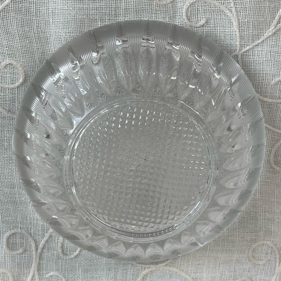 Vintage MCM Heavy Beveled Glass Cigar Ashtray Made in Indonesia 5”x5”x2” - Picture 7 of 7